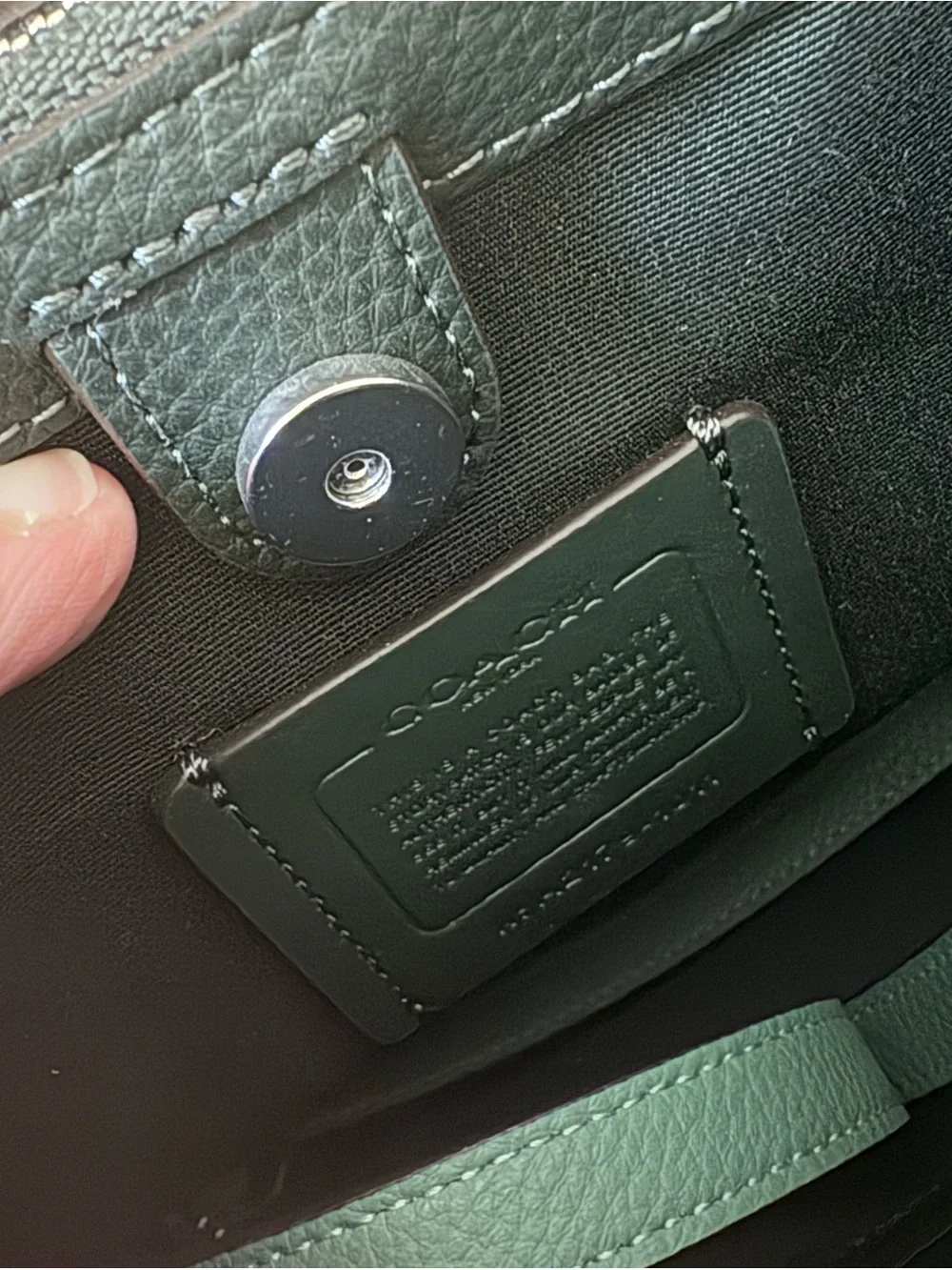 Coach Town 22 green Pebbled Leather Shoulder Bag